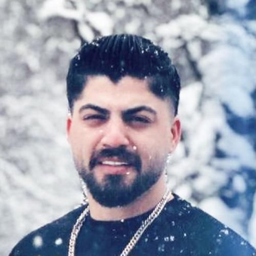 ابولفضل اسماعیل نژاد میون قلب های قرمز خاصی ته با قلب آبی