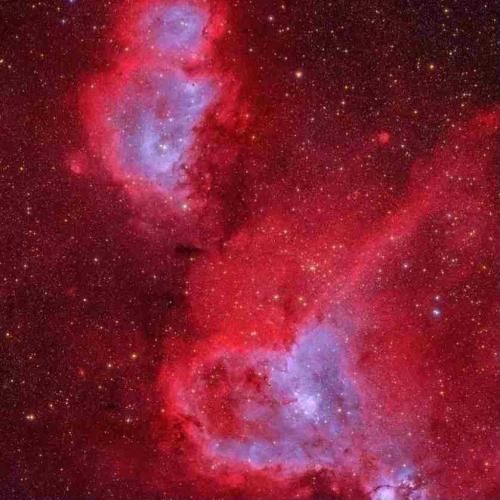 توی تنهایی عشق میمیره عکس میذاری با لباسای مشکی تیره