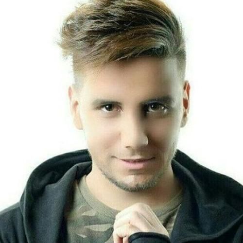 ارشاد با اون شاله آبیش اومده دلبر کنار اون