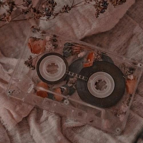  یه سری سیاهو سفیدا خوبن مثل برف لای موهات با صدای عقیلی _ هوش مصنوعی