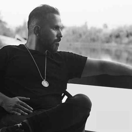 علی پناهی هلو تولدمه بیارید کیکو