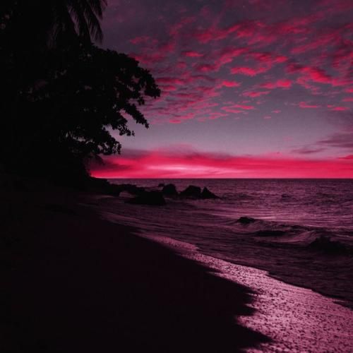  چی سر قلبت آوردن از نگاهه خشگلت خنده رو بردن با صدای دختر اینستایی