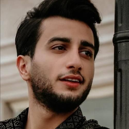 علیرضا باباجانی ته سر یک خال موره به دنیا ندمه