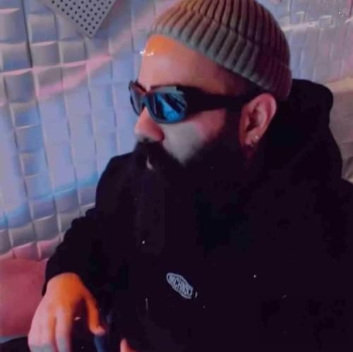 علی میر رنگ و رومو ببین پریده کسی نمیشه باورش