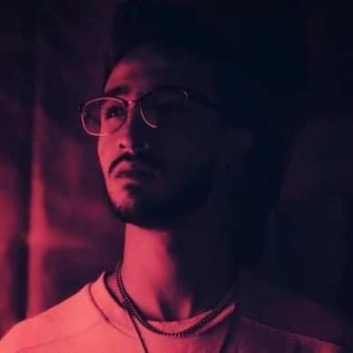 مستر کیارش با اینکه تو مال اونی باهاش میمونی