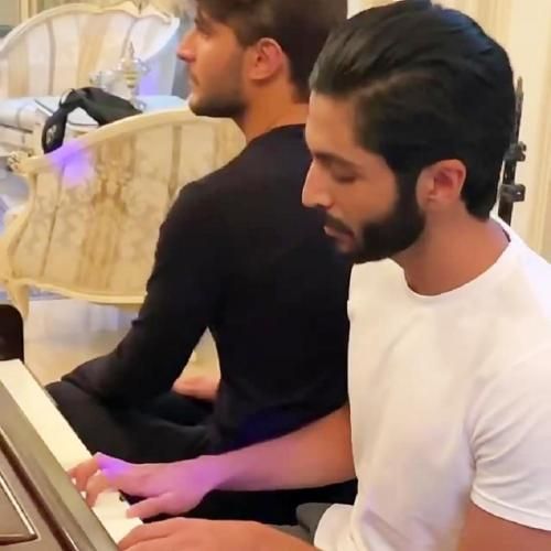 کیسان دیباج یه منظومه تو چشماته که تا میشم بهش خیره منو میگیره