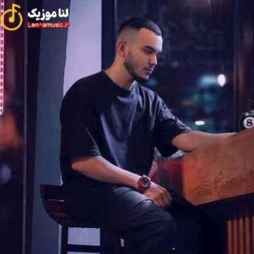 مهیار یه شبایی ادم یادش میره دلیل خندش