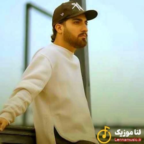 امیر لیام صدای اذان رسیده گوشیم ولی مه هنوز بیدارم