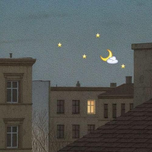  شبامون روشن هلالیه ی ماه همه جا سکوته