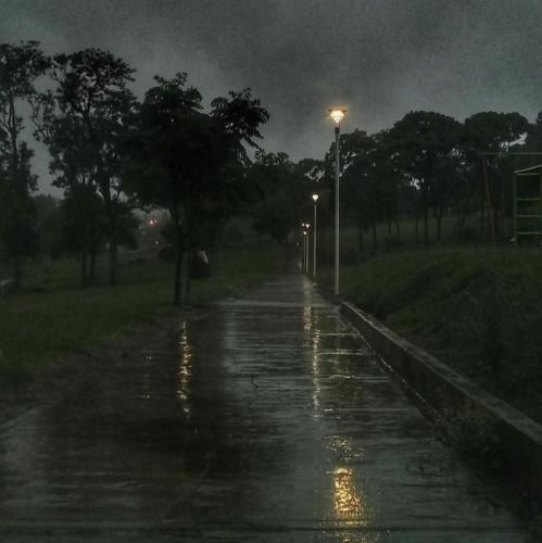  به خودم قول دادم دیگه نمیام سمتت حتی اگه دلم بشه باز تنگت