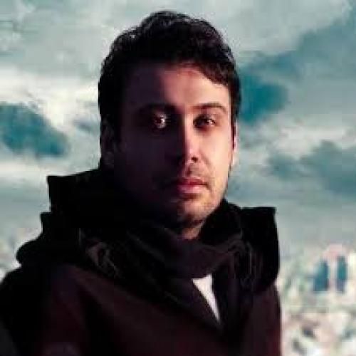 محسن چاوشی داری از ﻓﻜﺮ ﻣﻦ اون ﭘﺮ ﻣﻰ ﺷﻴﻨﻢ ﻧﻢ ﻧﻢ