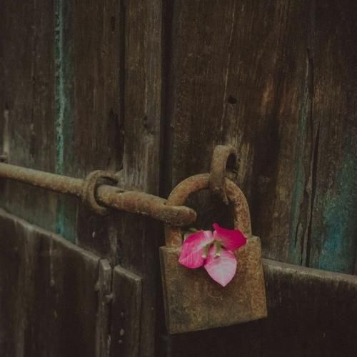 چون خوب میدونم که کنارش خوبه حالت هرجا میرم بفکرتم