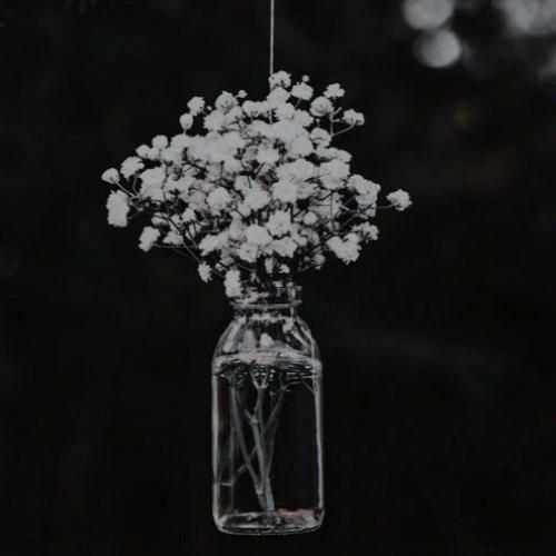  رد انگشتش هنوز رو آینمون جا مونده هوش مصنوعی