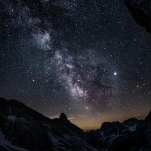 نمیکنم چشماتو عوض با دنیا