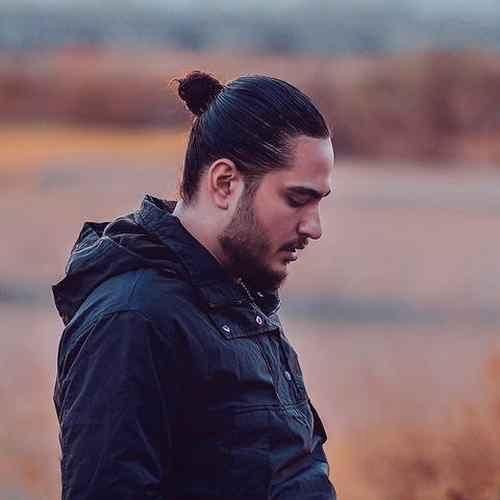 نیواد چهار صبح لب ساحل دست و دست سوار قايق