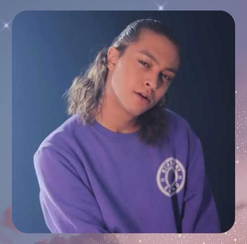 رادین ﺷﺪم اوﻧﻰ ﻛﻪ ﻣﻴﺨﻮای ﺟﺎﻳﺰم ﻳﻪ ﺑﻐﻠﻪ