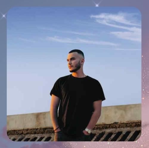 دانلود آهنگ نمیشناسمت ولی مشکیه پیرهنم تو تنهاییام از مهیار